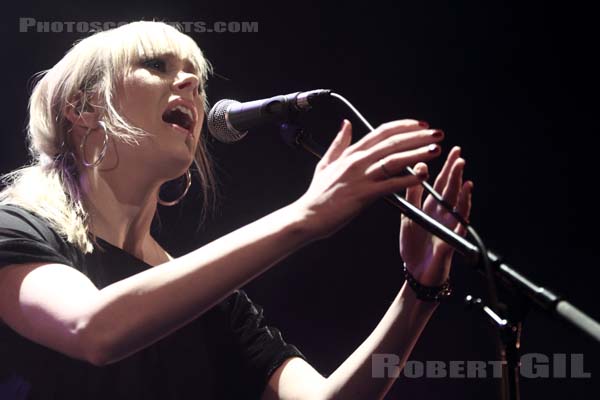 FREDRIKA STAHL - 2010-12-15 - PARIS - Cafe de la Danse - 